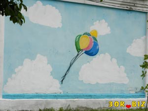 Граффити шарики и небо.